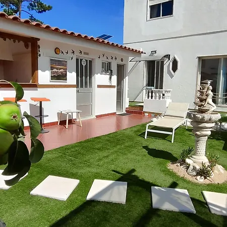 Casa de Férias Aroeira Garden