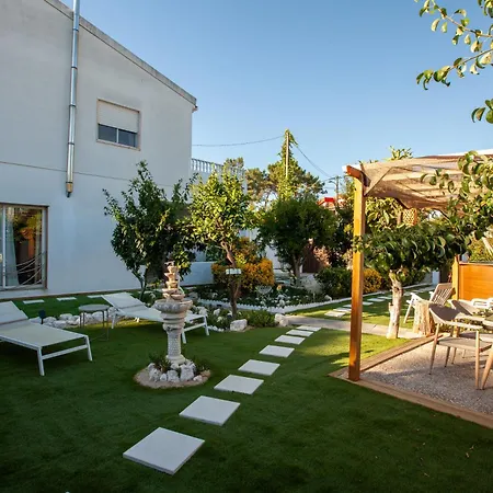 Casa de Férias Aroeira Garden *
