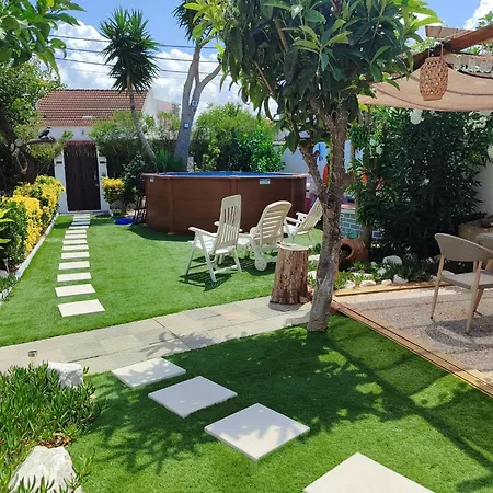 Casa de Férias Aroeira Garden *