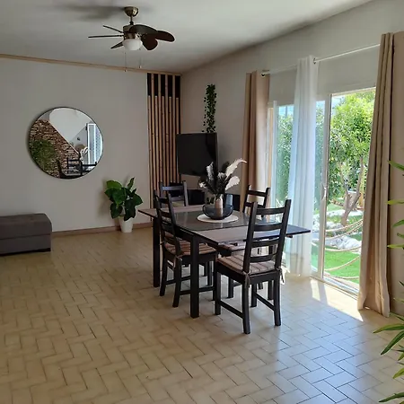 Aroeira Garden Casa de Férias